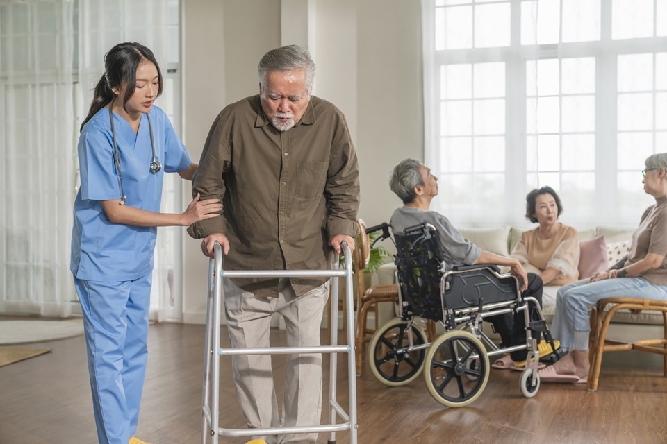 What Are The 4 Tips for Choosing a Skilled Nursing Facility?