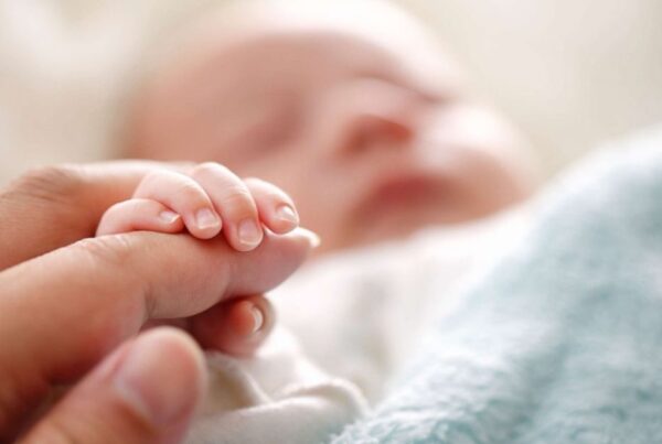 What Are the Benefits of Infant Care at Home for New Parents?