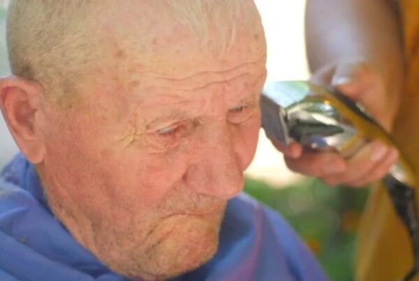 Why Are Home Haircuts More Convenient for Patients?